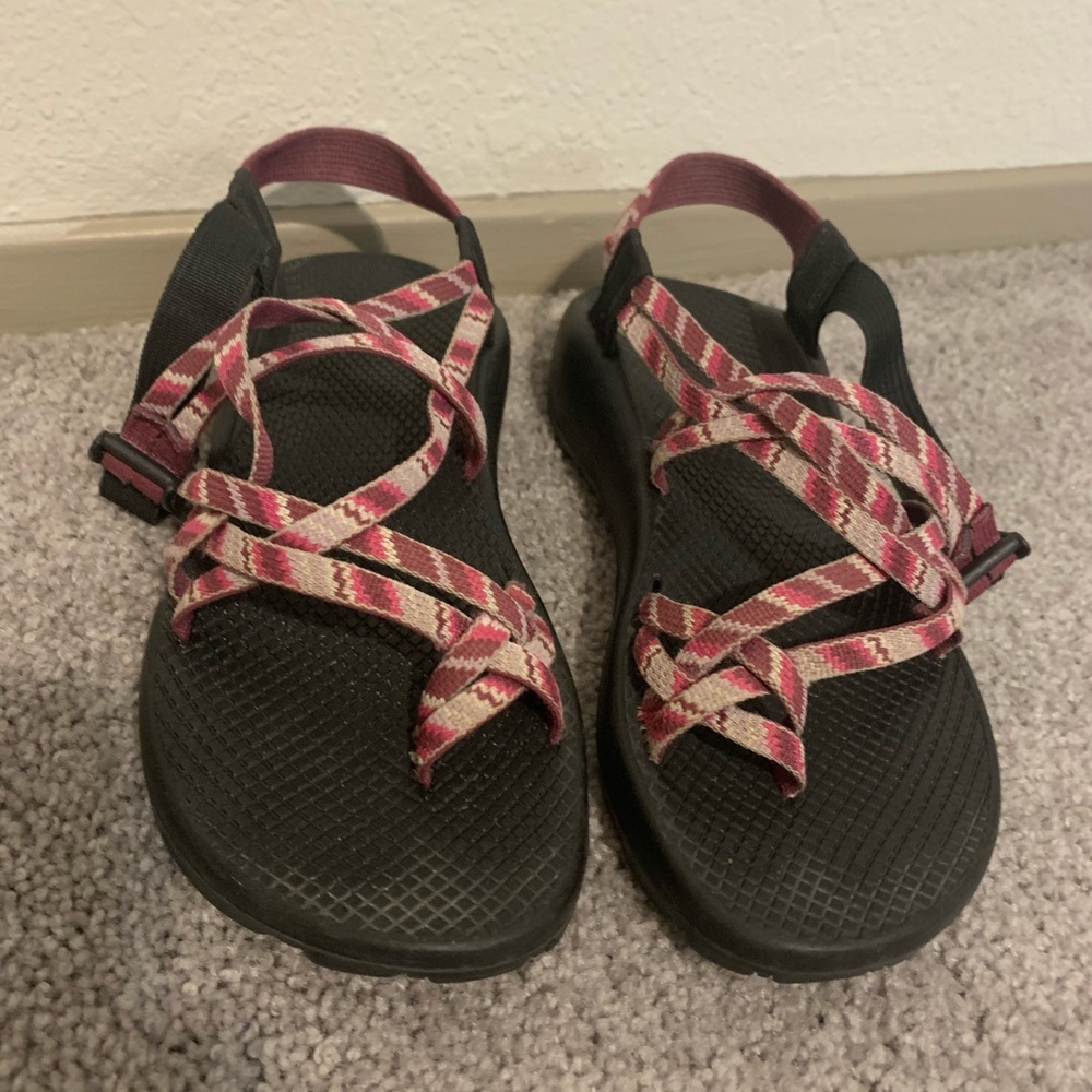 toe strap chacos